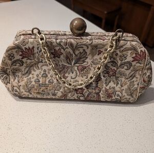 Tapestry Floral Chain-Handle Clutch - Beige & Burgundy